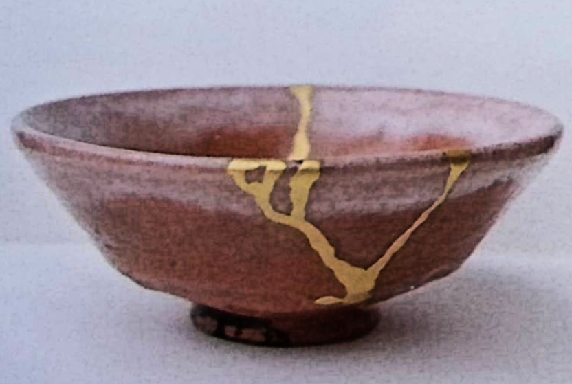 Cuenco de té verde con seis fragmentos, Kintsugi oro